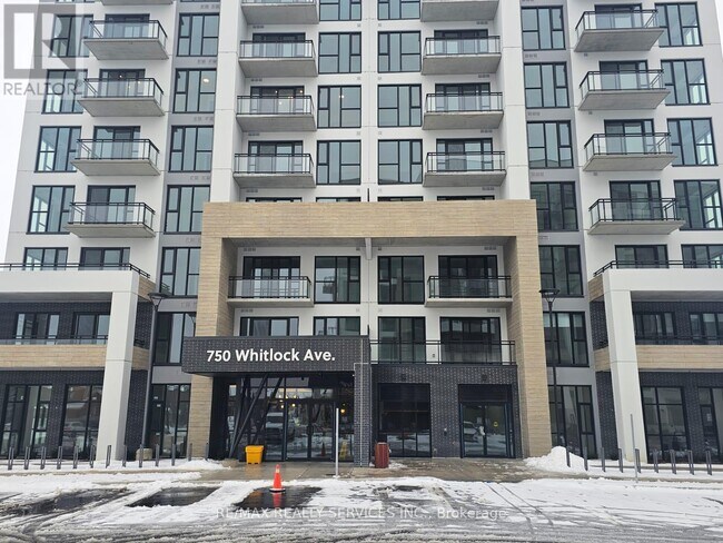 Photo du bâtiment - 750 Whitlock Ave