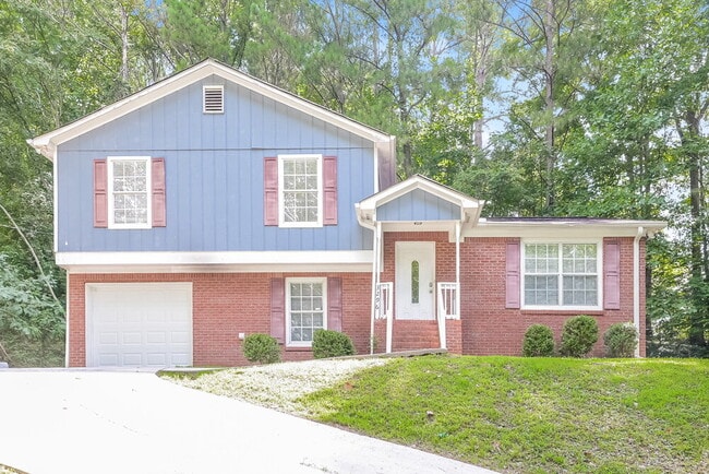 Building Photo - 3296 Goldenchain Dr