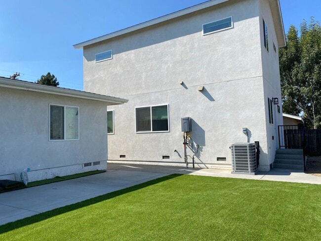 Building Photo - Newer Build, 4BD/2BA