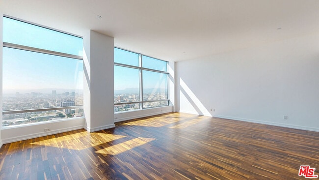 Foto del edificio - 900 W Olympic Blvd