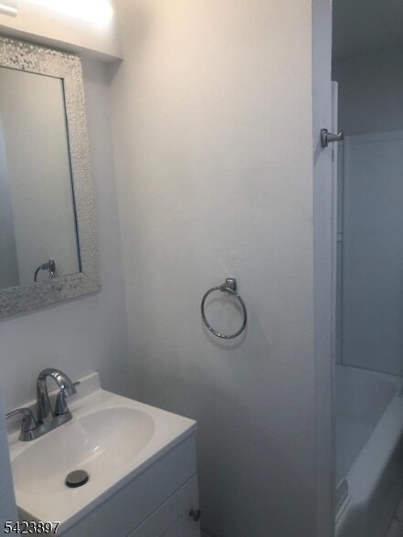 Foto del edificio - 60 E McFarlan St