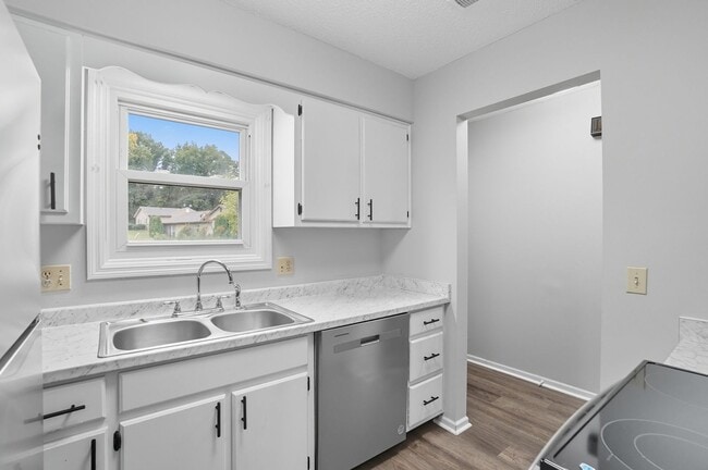 Building Photo - 812 Villa Park Ct