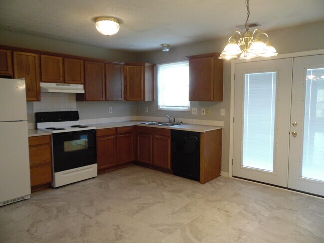 Building Photo - 1405 Pleasant Ridge Dr