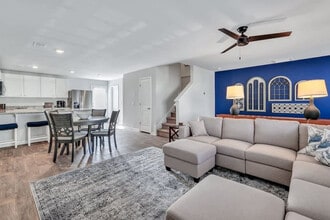 Building Photo - 321 Dogwood Cir