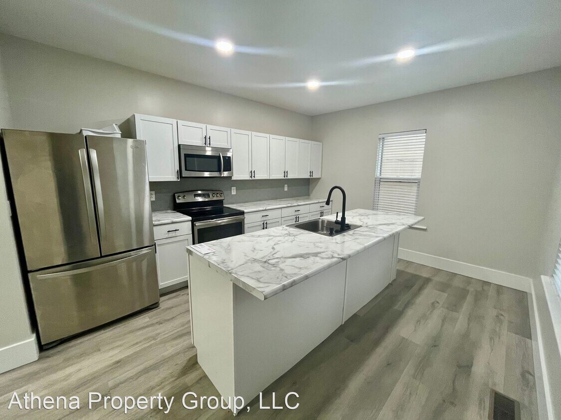 5 br, 2 bath House 631 North St House Rental in Cape Girardeau, MO