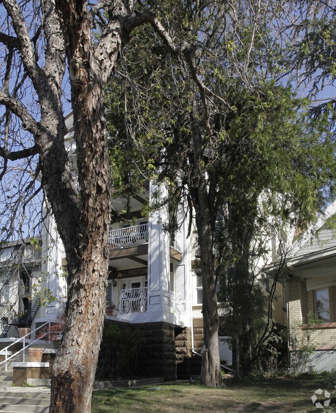 Foto del edificio - Arlington Apartments