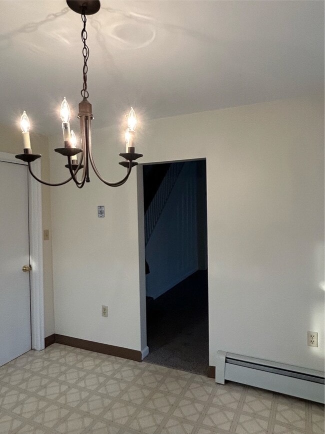 Building Photo - 226 Crane St