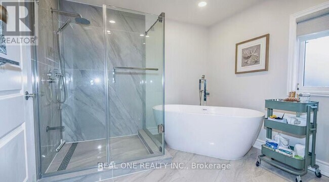 Photo du bâtiment - 77 Leitchcroft Crescent