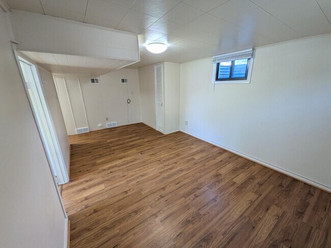 Foto del edificio - 1633 Crook Ave
