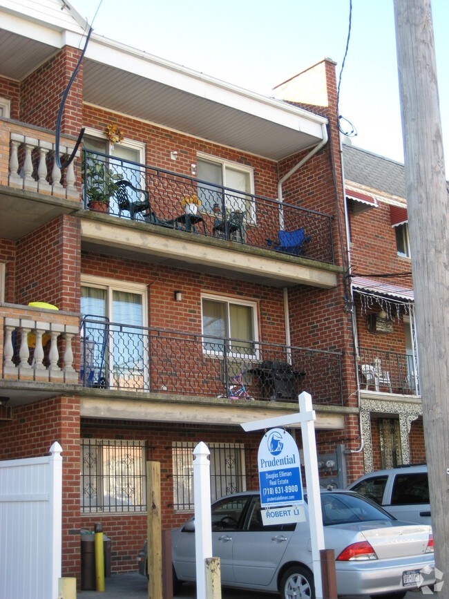 Foto del edificio - 108-56 53rd Ave