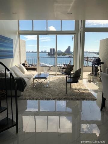 Foto principal - 555 NE 15th St
