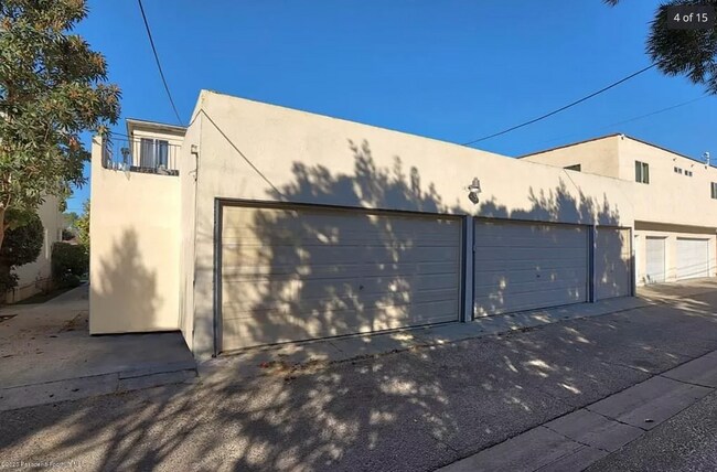Building Photo - 11652 Magnolia Blvd