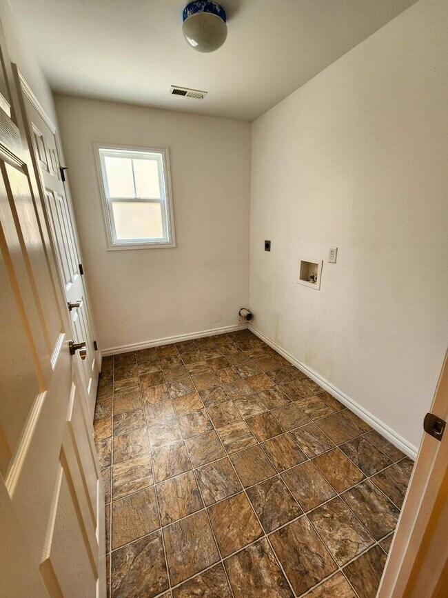 Foto del edificio - Quality Home Management