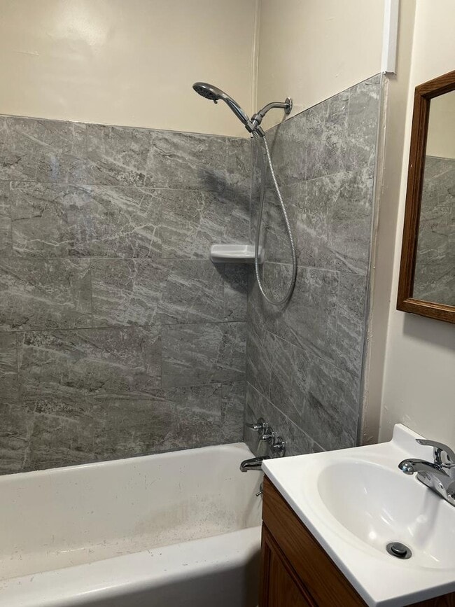 Foto del edificio - 629 N Jefferson St