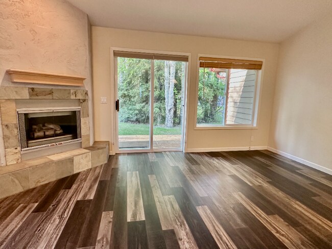 Foto del edificio - 1750 E Lakeshore Dr