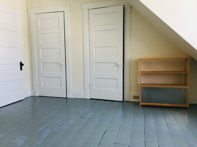 Living Room - 98 High St