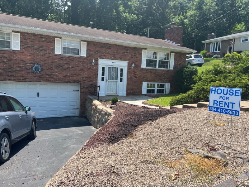 1211 Henry Rd, South Charleston, WV 25303 House Rental in South