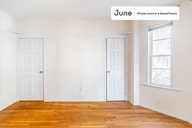 Building Photo - Room in Shared 2 bed/1 bath home