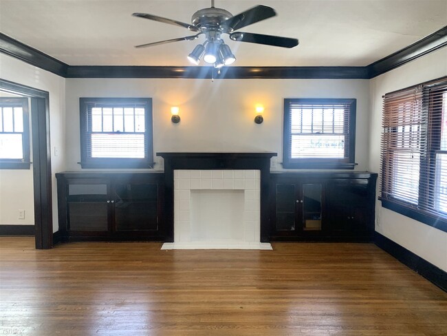 Building Photo - 1402 N Formosa Ave