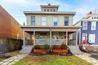 Building Photo - 1151 Summit St
