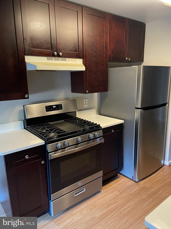 Foto del edificio - 8717 Hayshed Ln