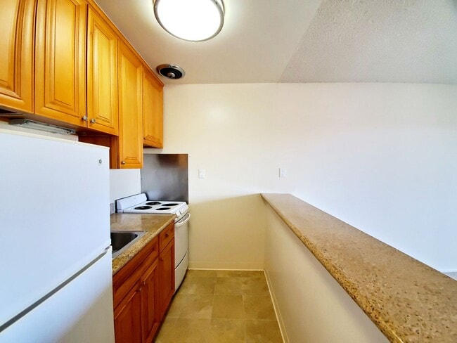 Building Photo - 815 N Humboldt St
