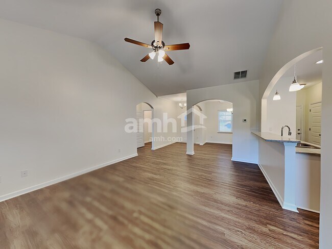 Building Photo - 304 San Anselmo Street