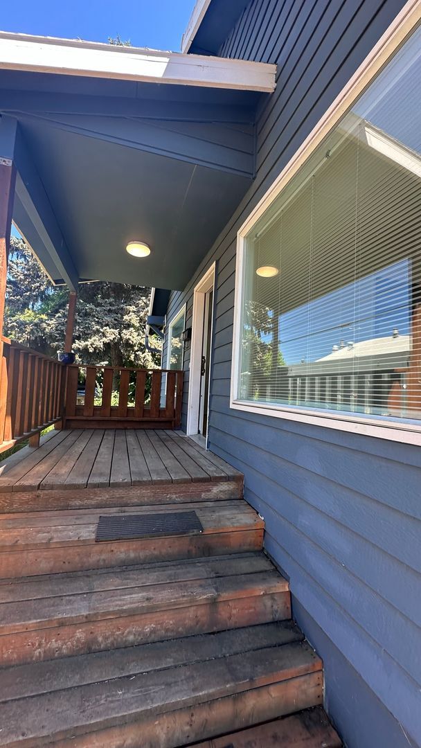 Foto del edificio - 4bd 2 bath Home in Westmoreland, Portland:...