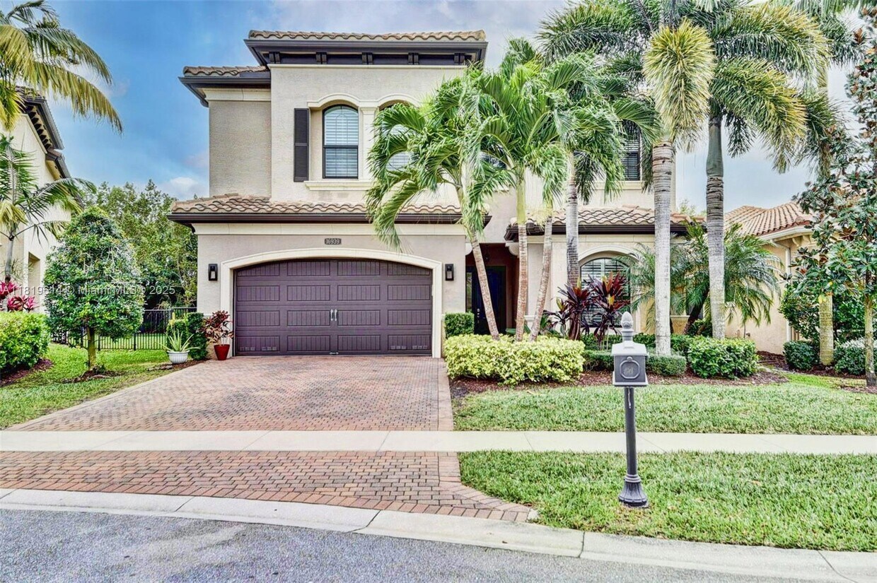 Foto principal - 16939 Bridge Crossing Cir