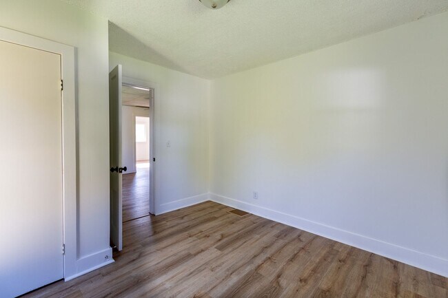 Foto del edificio - 3 Bedroom Single Family Home!