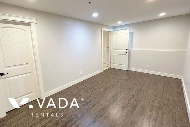 Building Photo - 2 Bedroom Basement Suite Rental 24513B Kim...