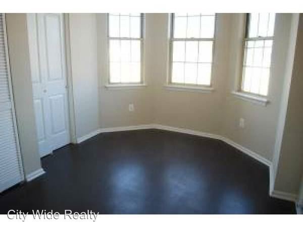 Building Photo - 4720 Chestnut St