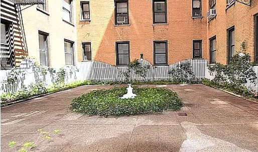 Building Photo - 302 W 45th St