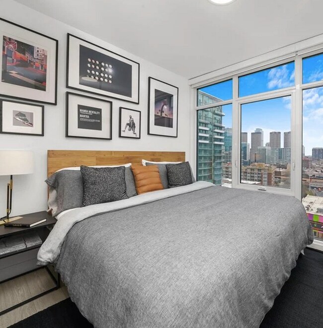 369 N Halsted St, Chicago, IL 60661 Room for Rent in Chicago, IL