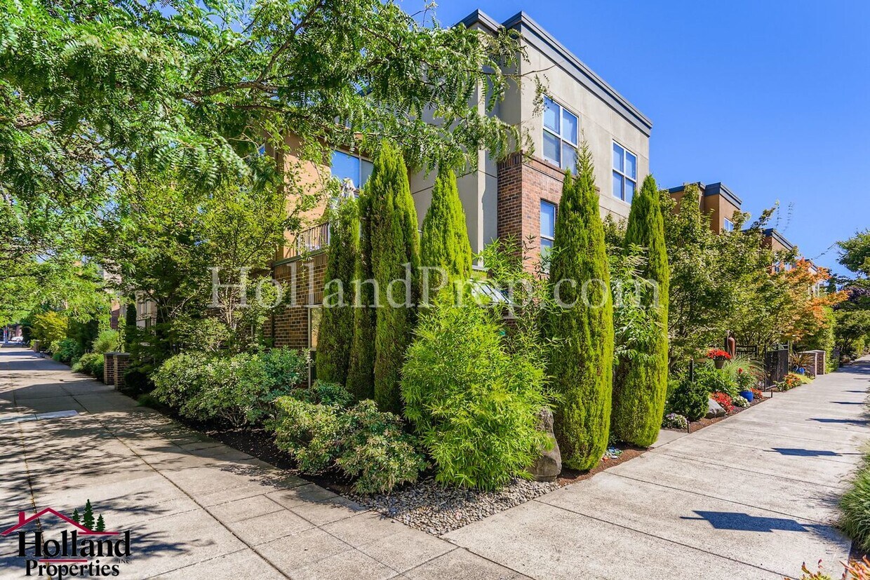 Foto principal - Modern 2-Bedroom Townhouse in the Heart of...