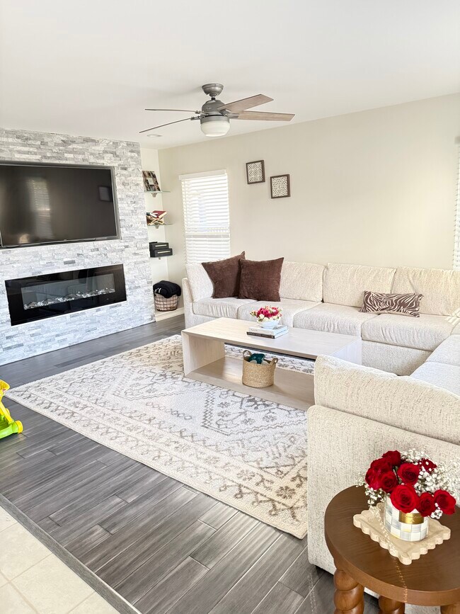 Foto del edificio - 1058 Longford Rd