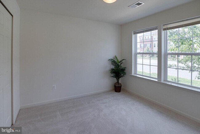 Foto del edificio - 25636 Pleasant Valley Rd