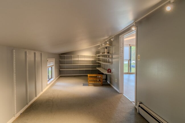 Foto del edificio - Live Large – Gorgeous Home with 4 Beds, 3 ...