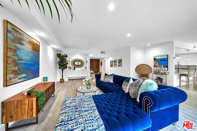 Building Photo - 4460 Wilshire Blvd