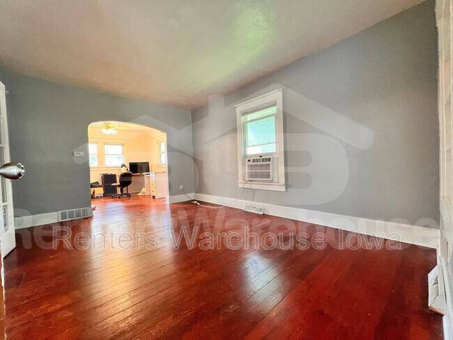 Building Photo - 2535 Garfield Ave