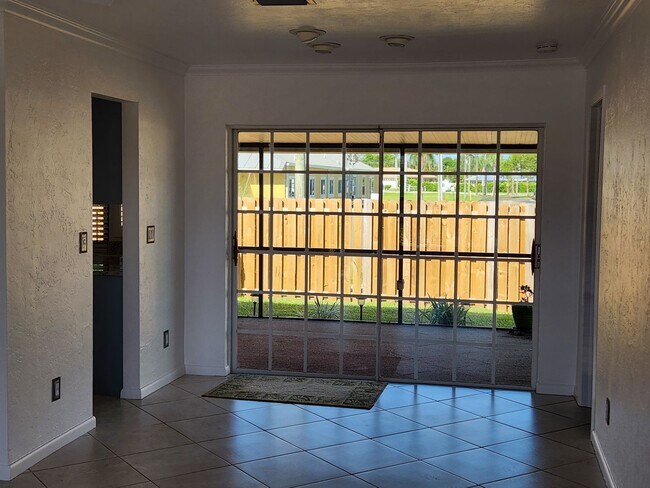Foto del edificio - MOVE IN SPECIAL 33% OFF FIRST MONTH RENT! ...