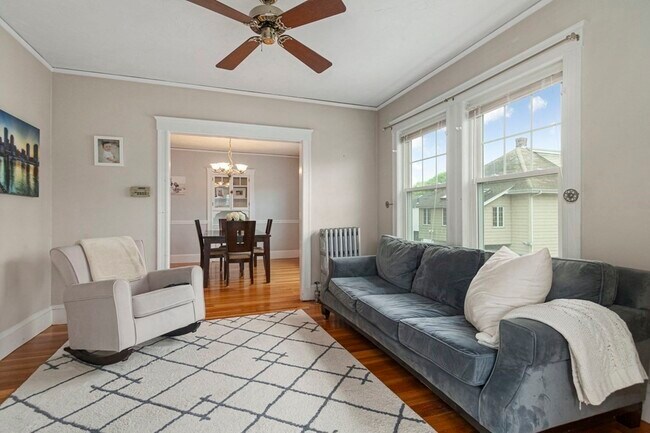 Foto del edificio - 38-40-40 Lenoxdale Ave