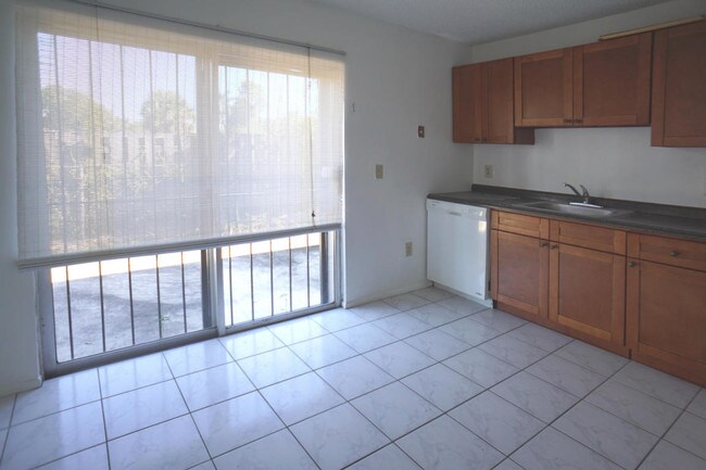Building Photo - 3810 Oswego Ave