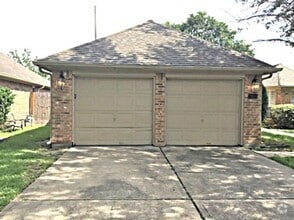 Building Photo - 21630 Wildcroft Dr