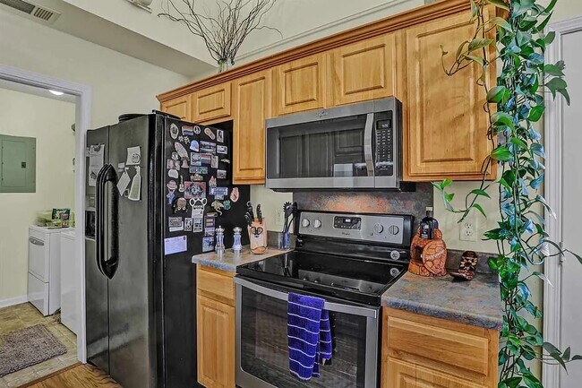 Foto del edificio - 780 Whippoorwill Dr