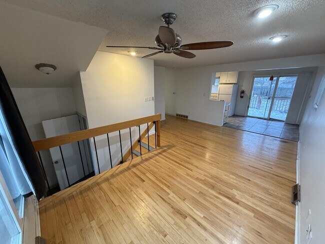 Foto del edificio - 1520 Crosby Ln