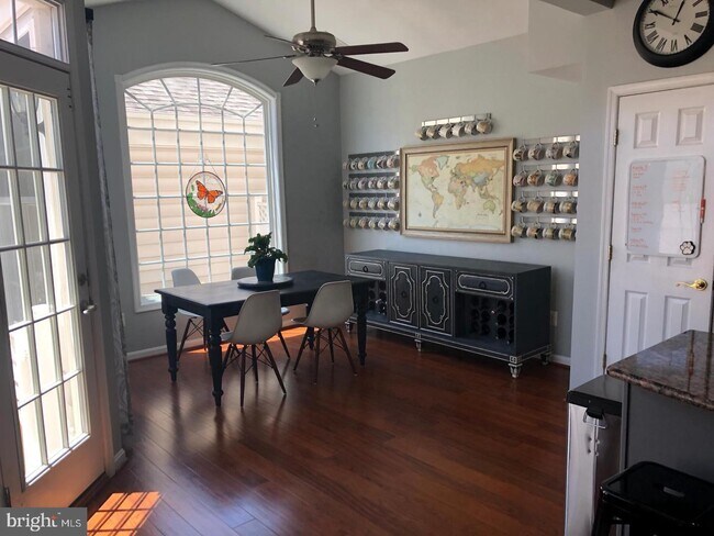 Building Photo - 42473 Greenside Dr