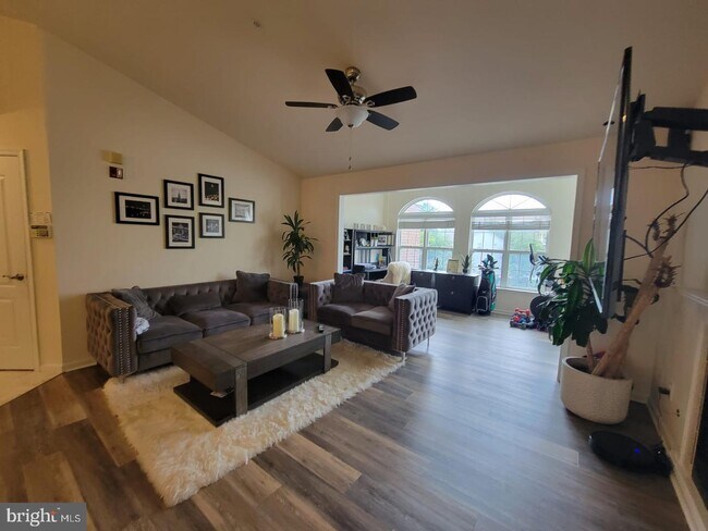 Foto del edificio - 7706 Haynes Point Way