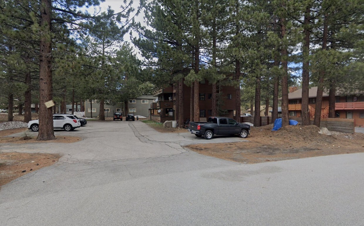 Building Photo - 340 Chaparral Rd