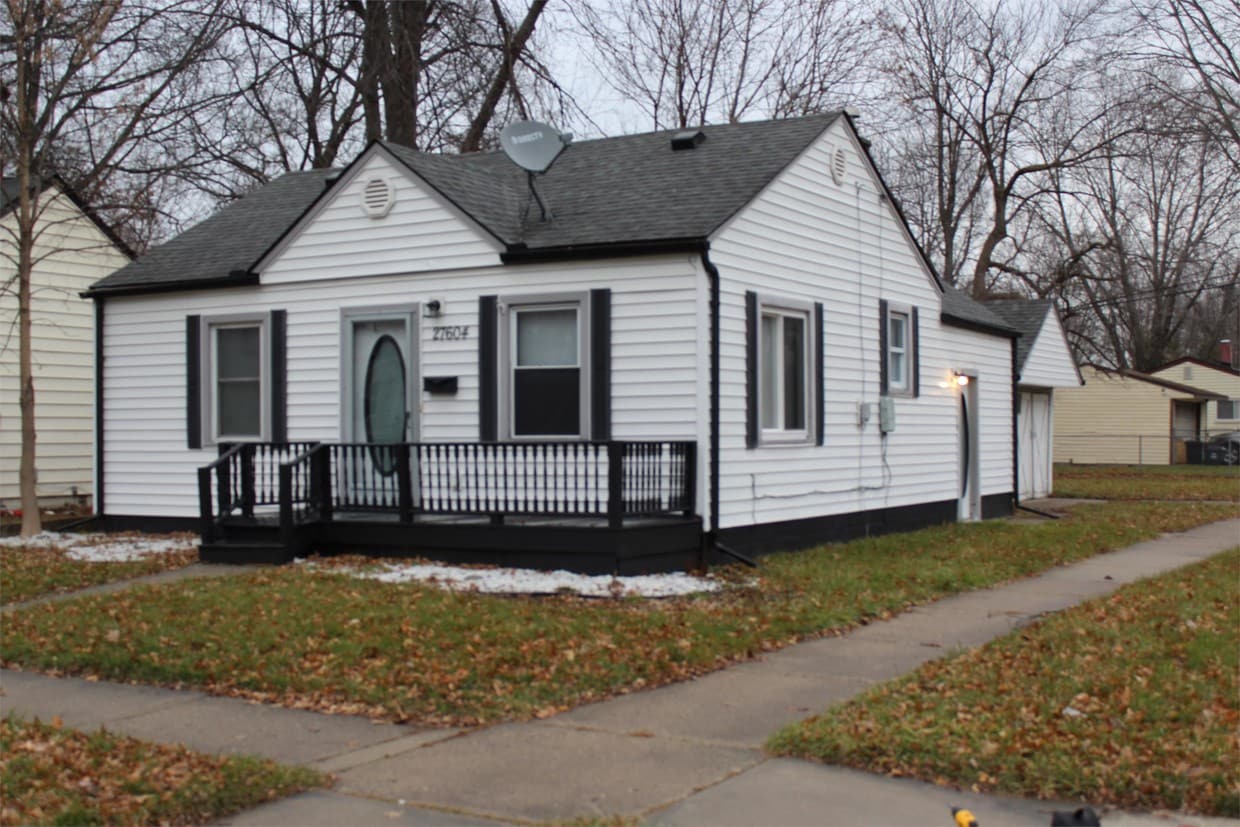 Primary Photo - 27604 Dartmouth St